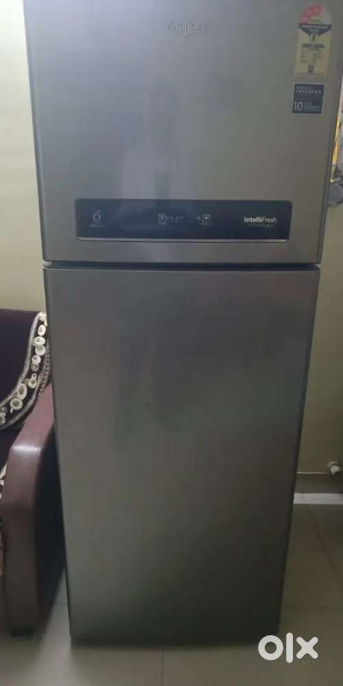 Double door refrigerator