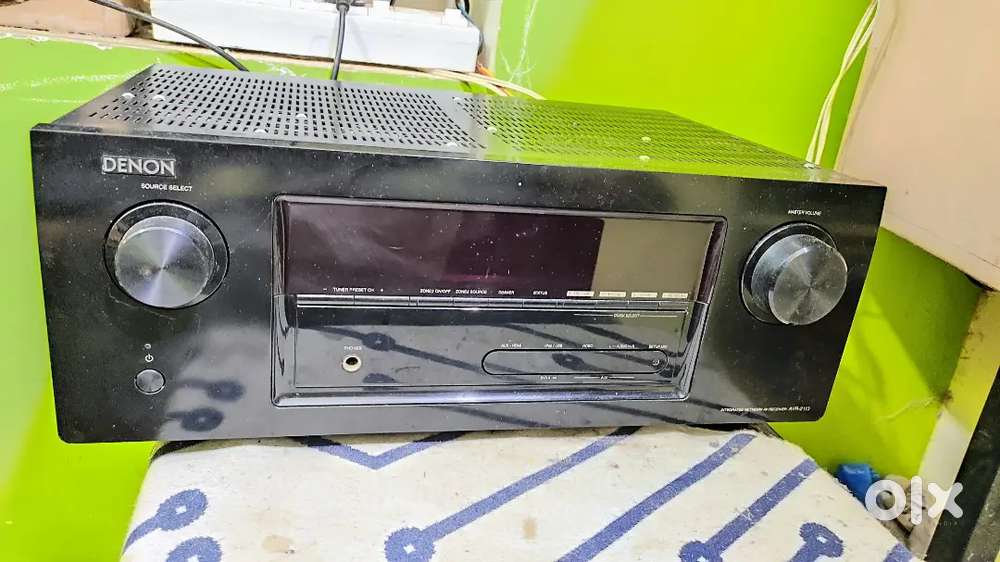 Denon 2113 A/V Receiver with 5.1 Channel setup