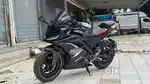 YAMAHA R15 V3 modified