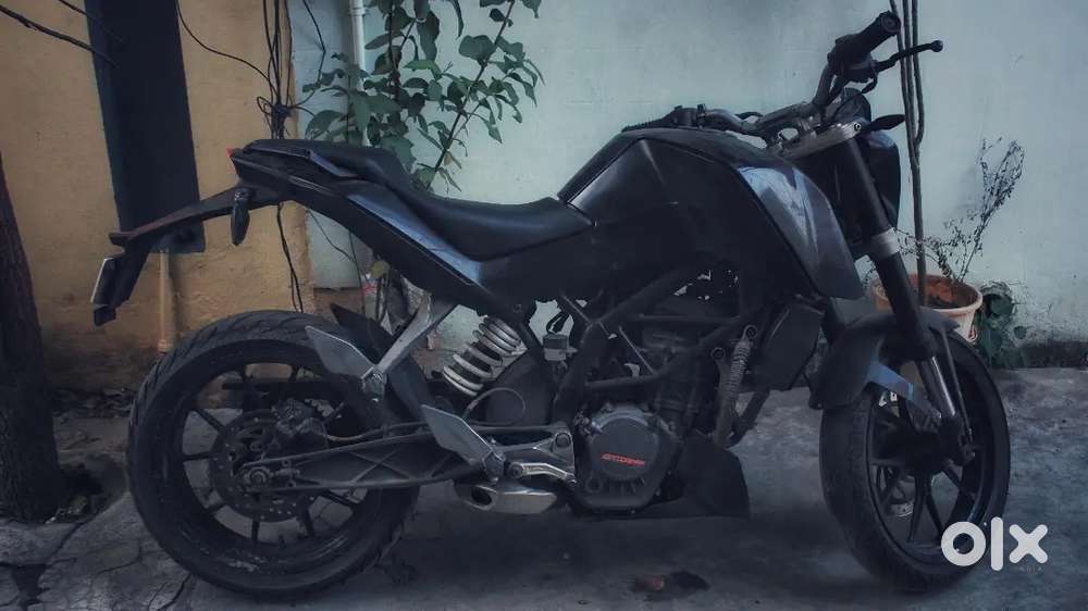 KTM Duke 200 black in mint condition