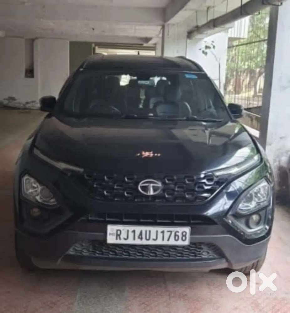 Well maintained Tata Safari XZA plus Dark Edition