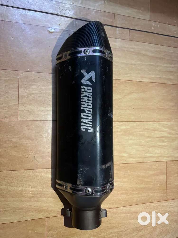 Akrapovic exhaust with bend pipe mt15