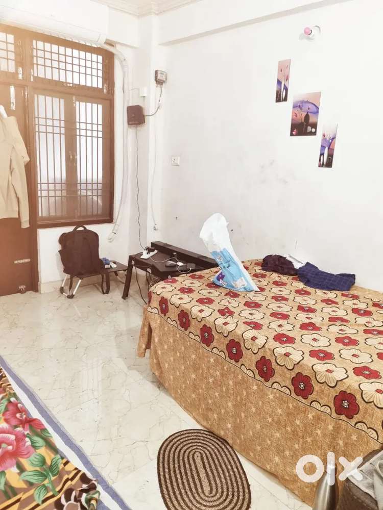 1 bhk for male bachelor(need flatmate in 2bhk)