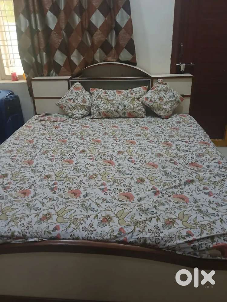 King size bed - including storage with mattress
