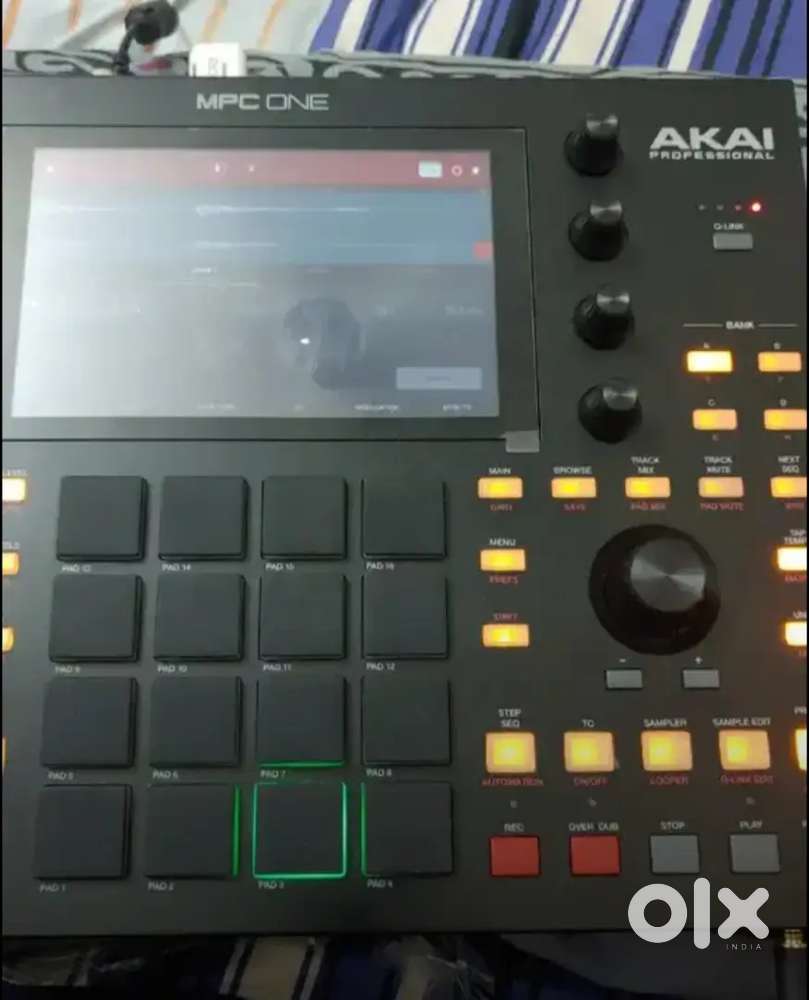 MY OWN AKAI MPC ONE SALE LOW USAGE 'WITH' BOX PEACE:65,999
