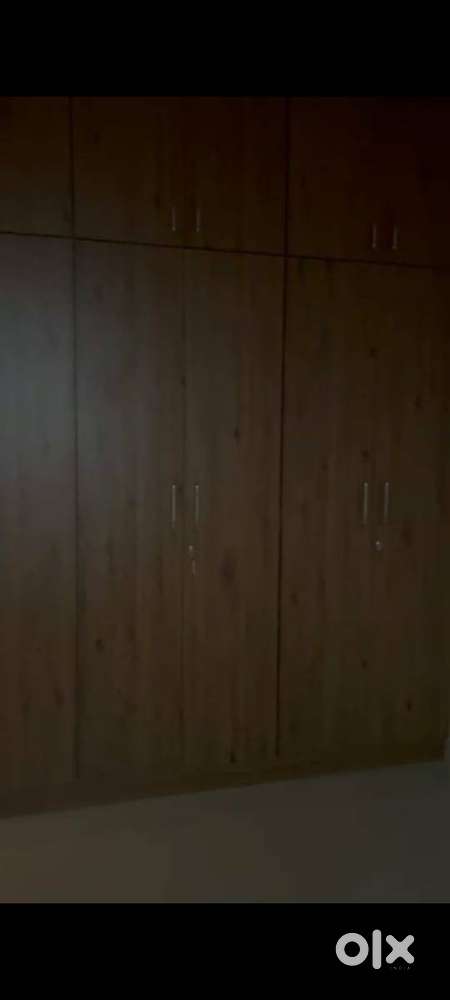 3bhk semi furnished flat for rent at argora on road rent Rs.260000/-