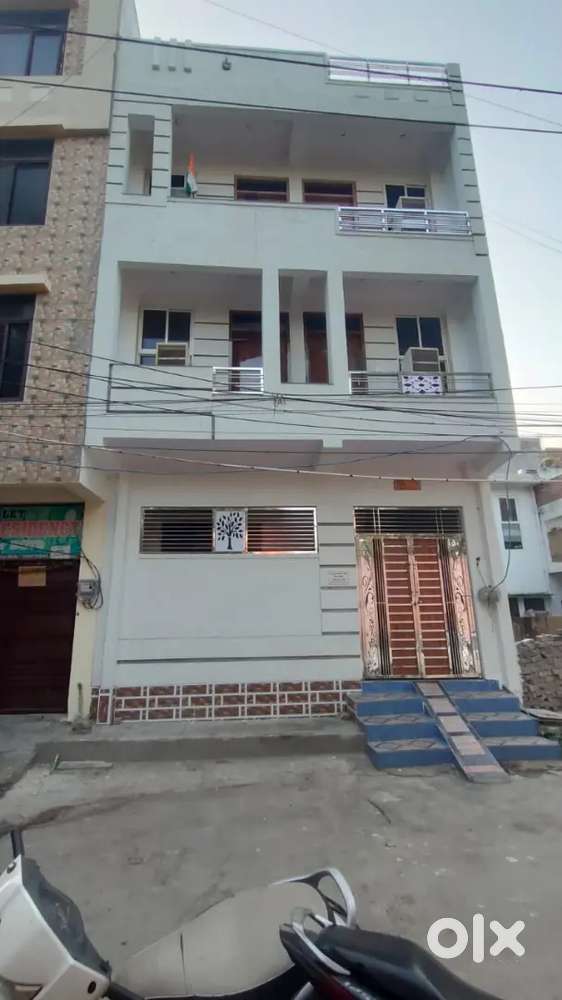 To let for students boys & girls , working men small family