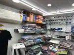 Helpar ki need hai, Mans wear ki shop pr
