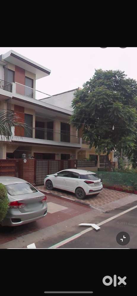 Newly built 10 Marla Double Storey B Road Location