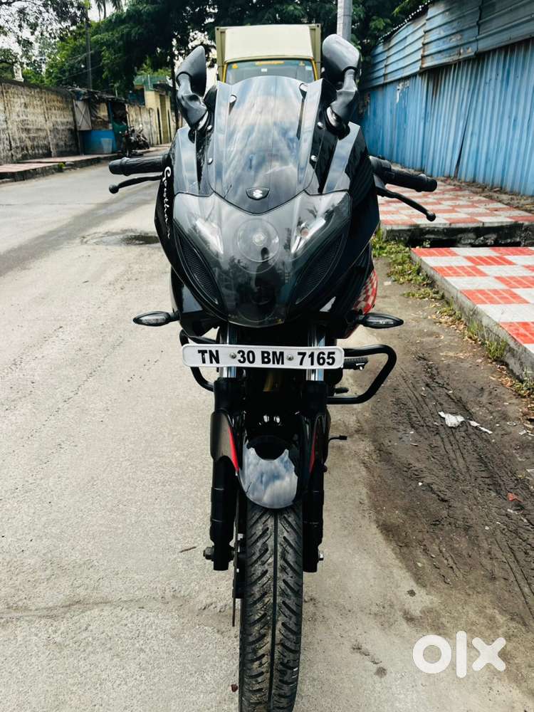 Bajaj pulsar 220