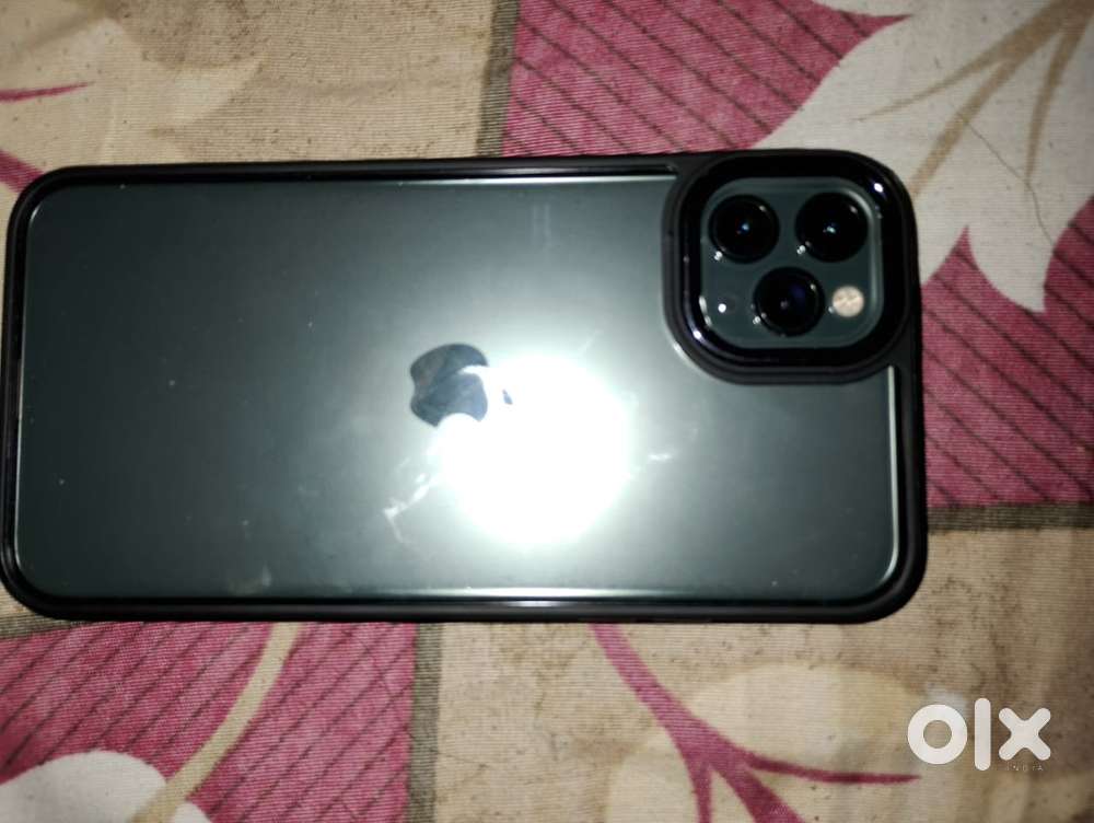 Iphone 11 pro max 256gb very good conditon phone