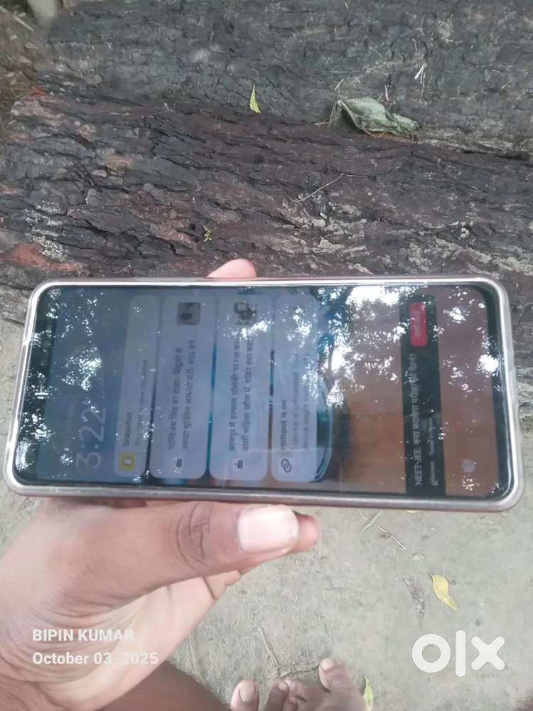 Mujhe paiso ka kaam hai koi le lo bahut kam hai