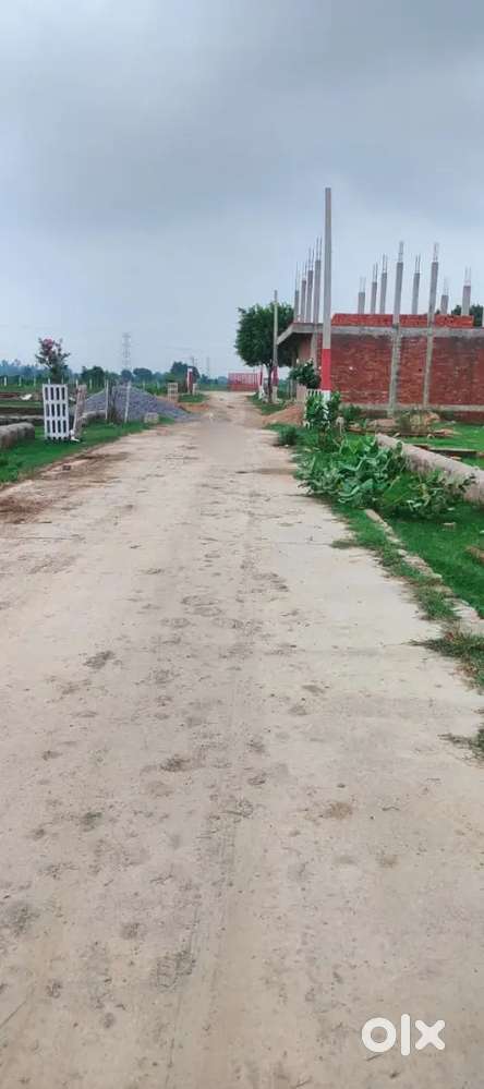 Lucknow me plot gsaiganj market ke age matra 651$/sqft me