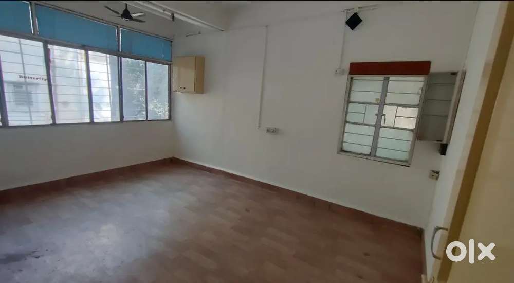 375sq.ft Prabhat Rd & Road touch office 1st floor, 175sq.ft Karve Rd