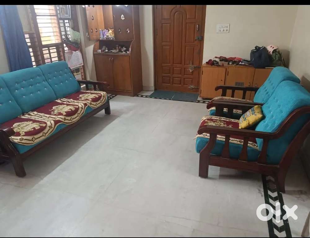 3+2 sofa with cusion