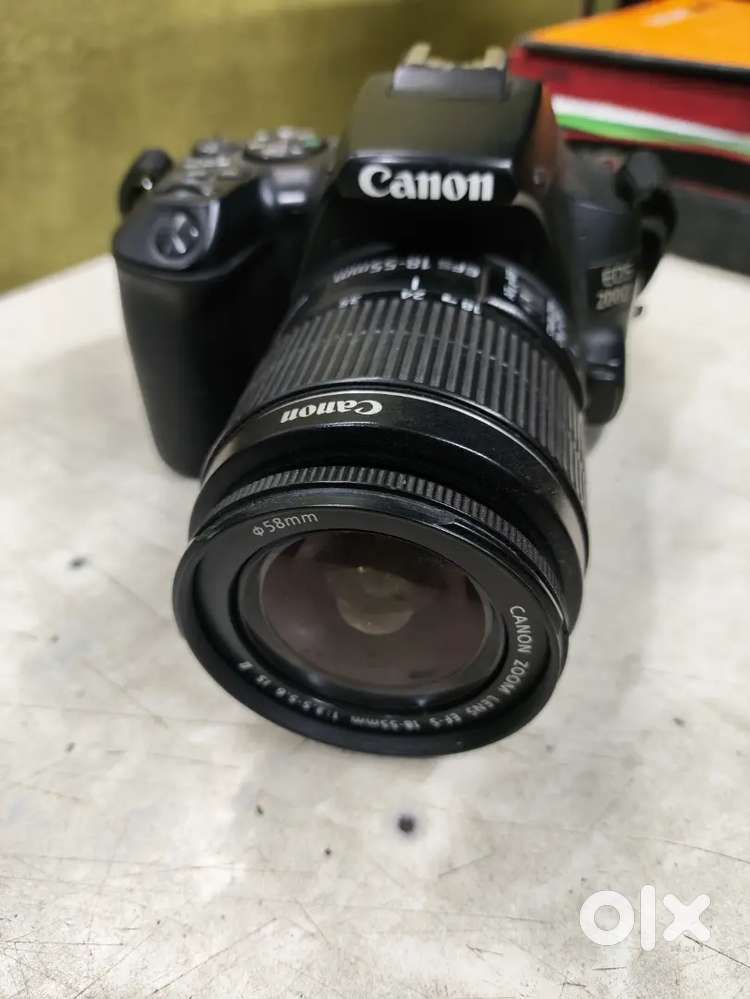 CANON 200D