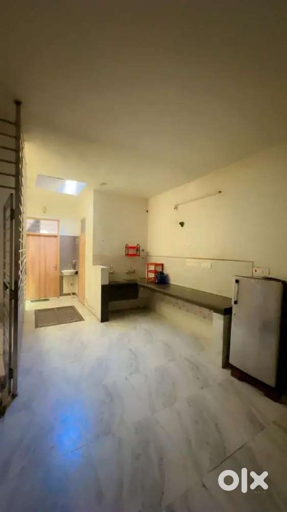 pg for girls(per girl charge2200)with elecbill according submeter