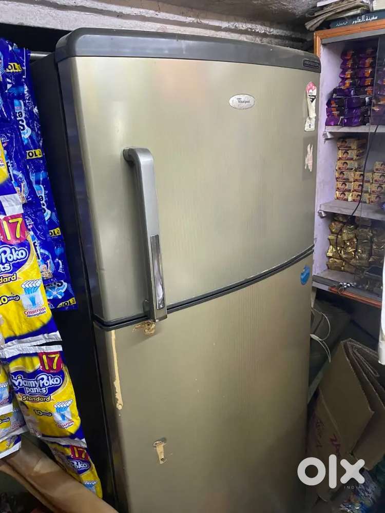 Whirlpool company ka fridg hai double door cooling kam hai banana pade
