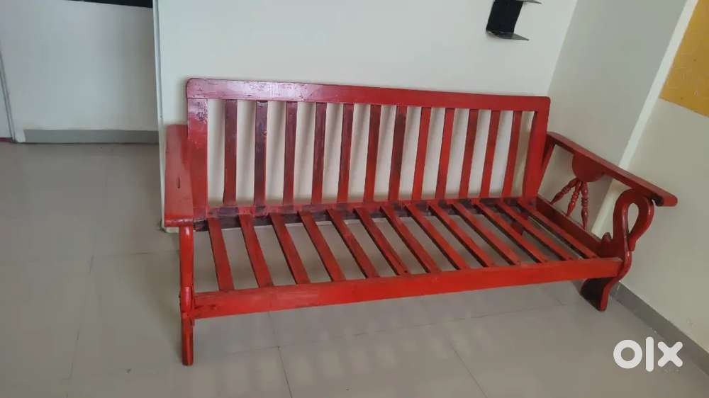 6'X3Seatr sofa,200ltrs drum with cover,foam bed cushion of 6'X5'X2.5