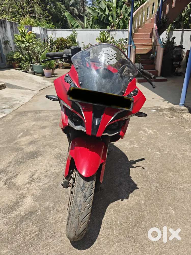 Bajaj pulsar rs 200
