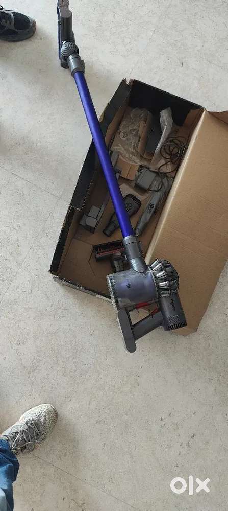 Selling Dyson DC62 motherhead model cordless vaccum cleaner all attach