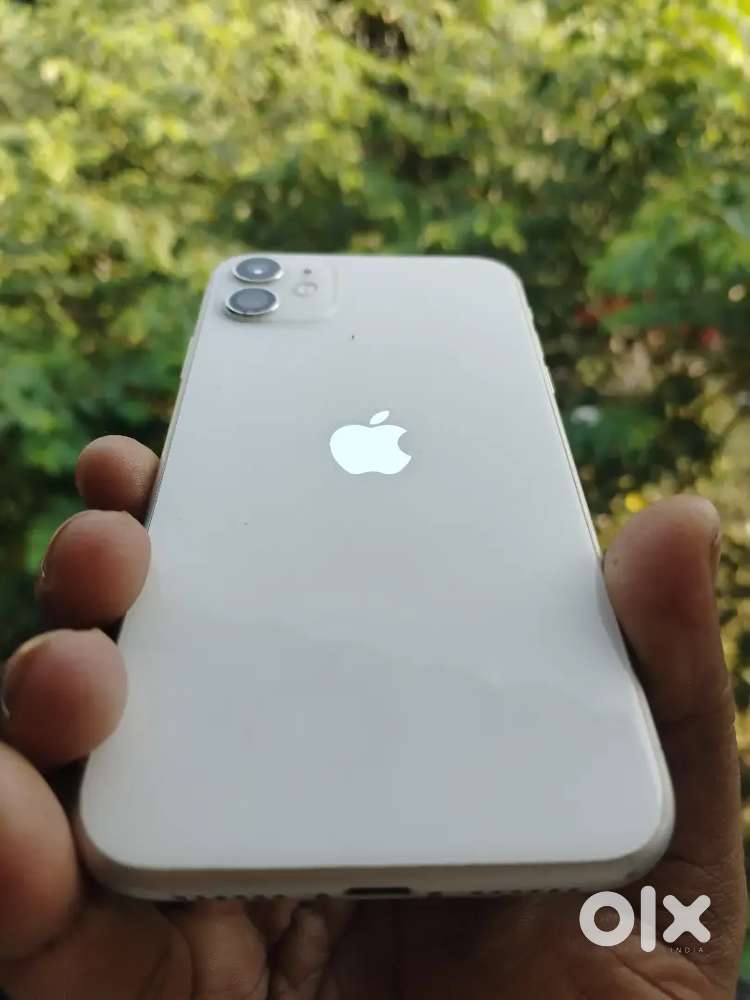 Iphone 11 64gb bill box available