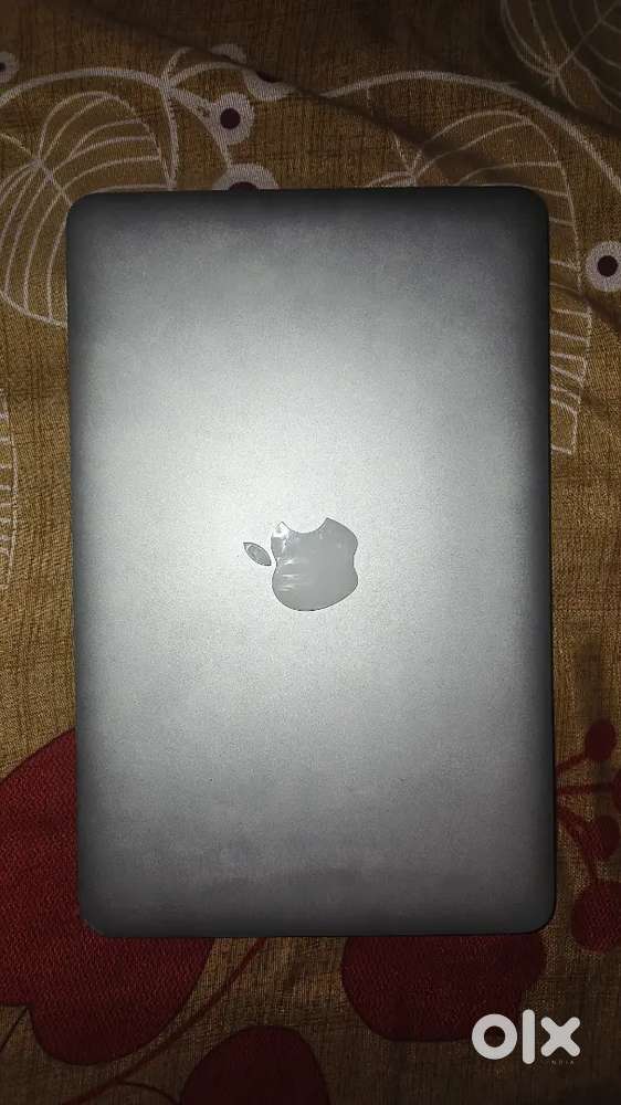 Apple macbook air  early