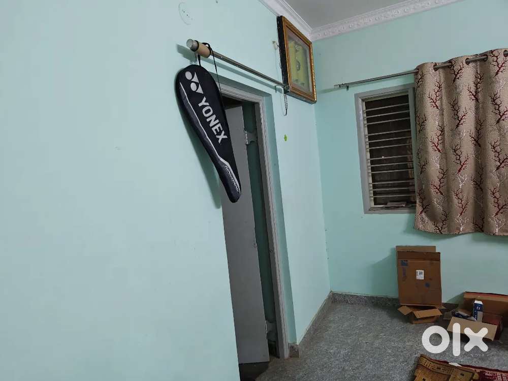 Room available in a 2BHK flat near noor masjid