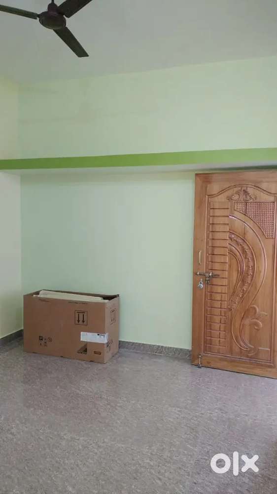 1 room with attached bathroom & kitchen for working professional