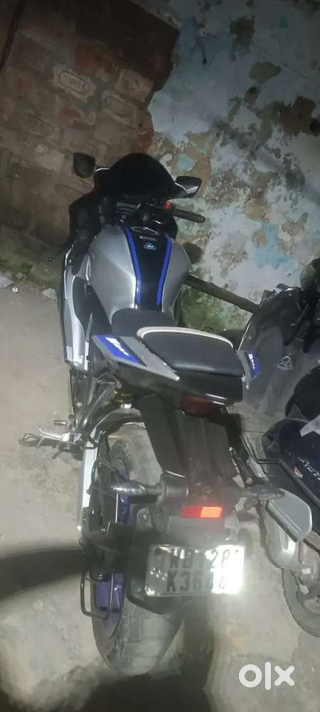 160000 R15 v4 m