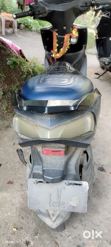 Battery scooty