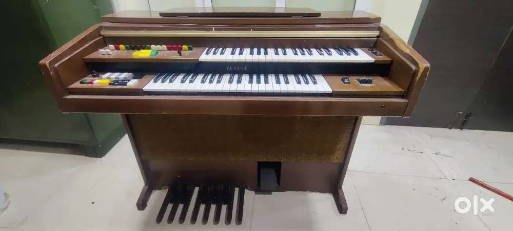 Yamaha electric organ