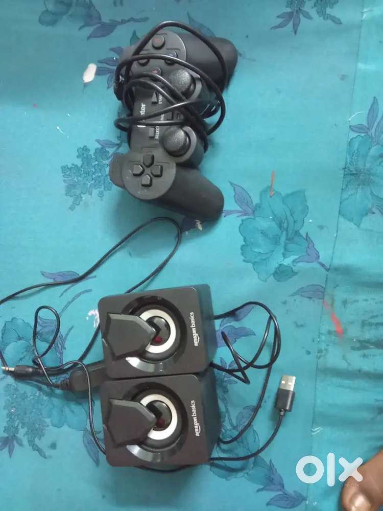 Gamepad and 2 rgb speakers