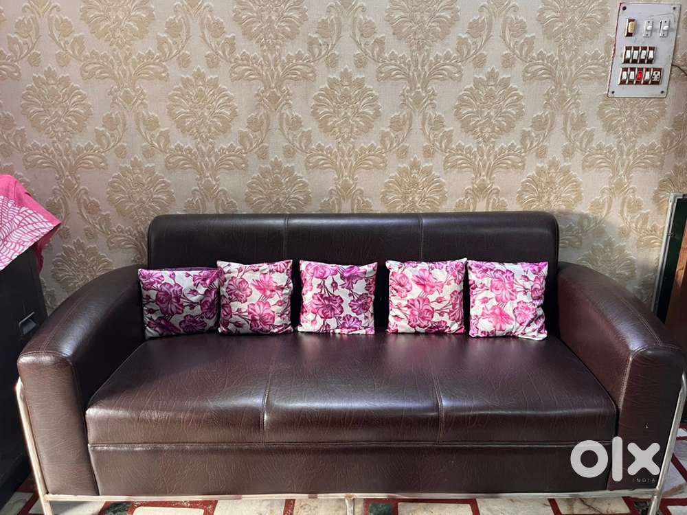 Black colour sofa New condition