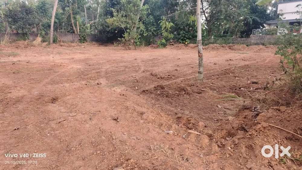 17 cent land for sale in ullor jn prime residence