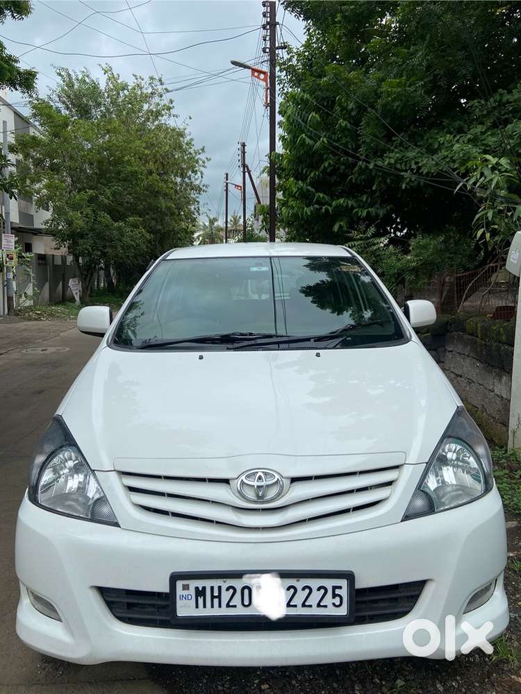 2011 toyota Innova gx 8 seater diesel