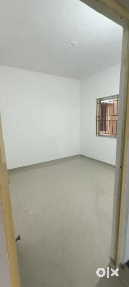 One room is available for shareing