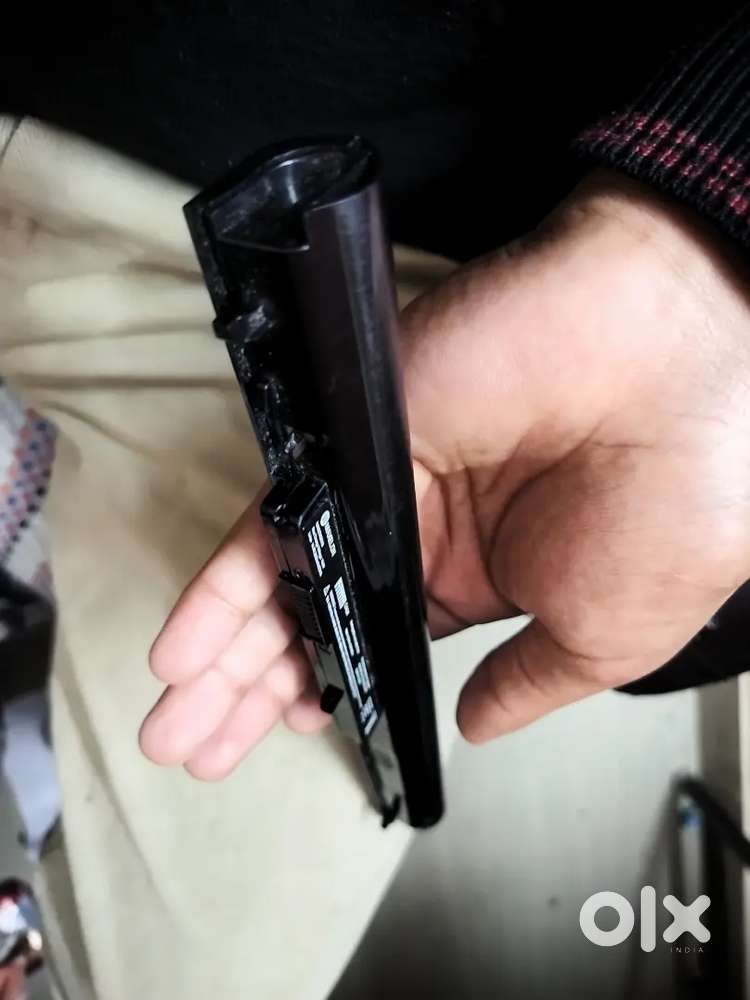 HP CHARGER AND HP LAPTOP BATTERY