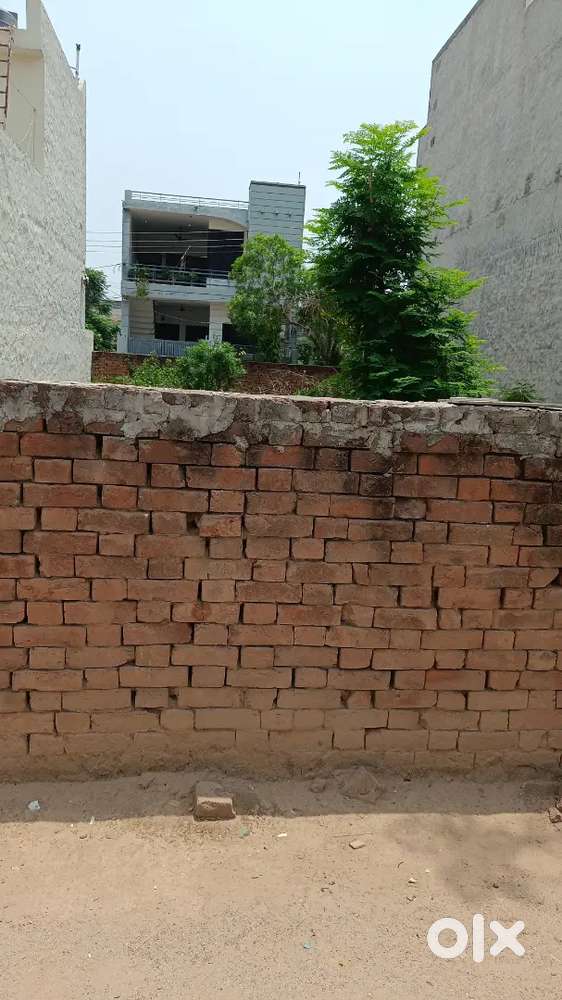 200 SQ YARDS PLOT,EAST FACE AT CHEAP RATE,LESS THEN MARKET VALUE N MOR