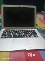 MAC book Ari
