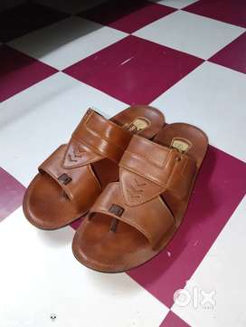 Mai ek ankal ke type ki chappal bech raha hu