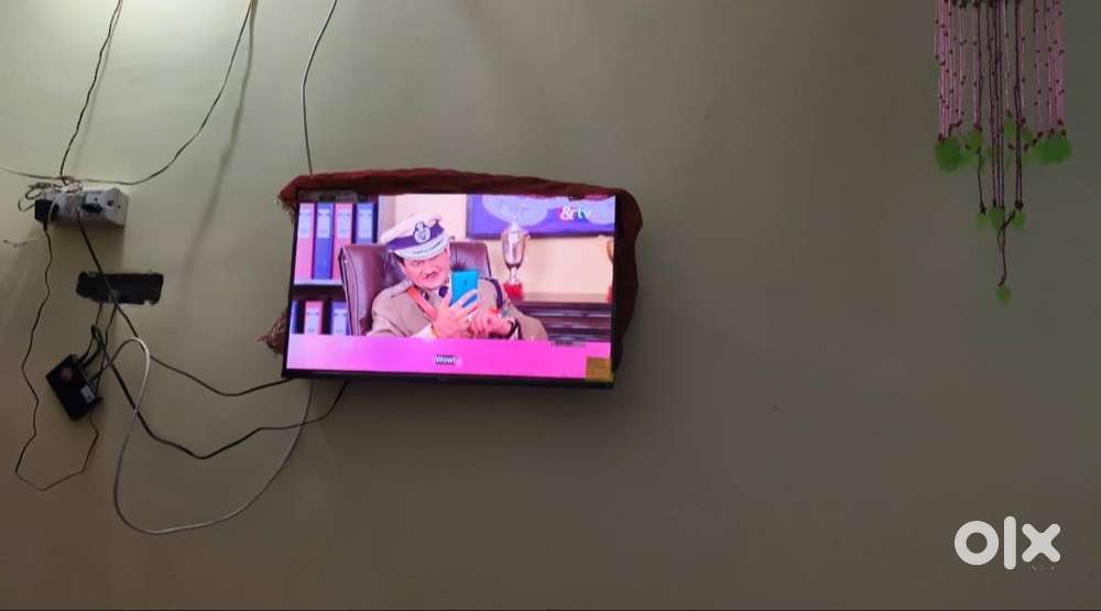 Redmi smart tv 32 inch with original brand box and remote a android tv