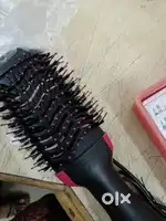 Hot Air Brush – 3-in-1 Dryer, Straightener & Volumizer