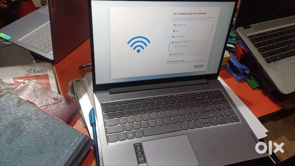 LENOVA Ideapad slim 3 15lAH8