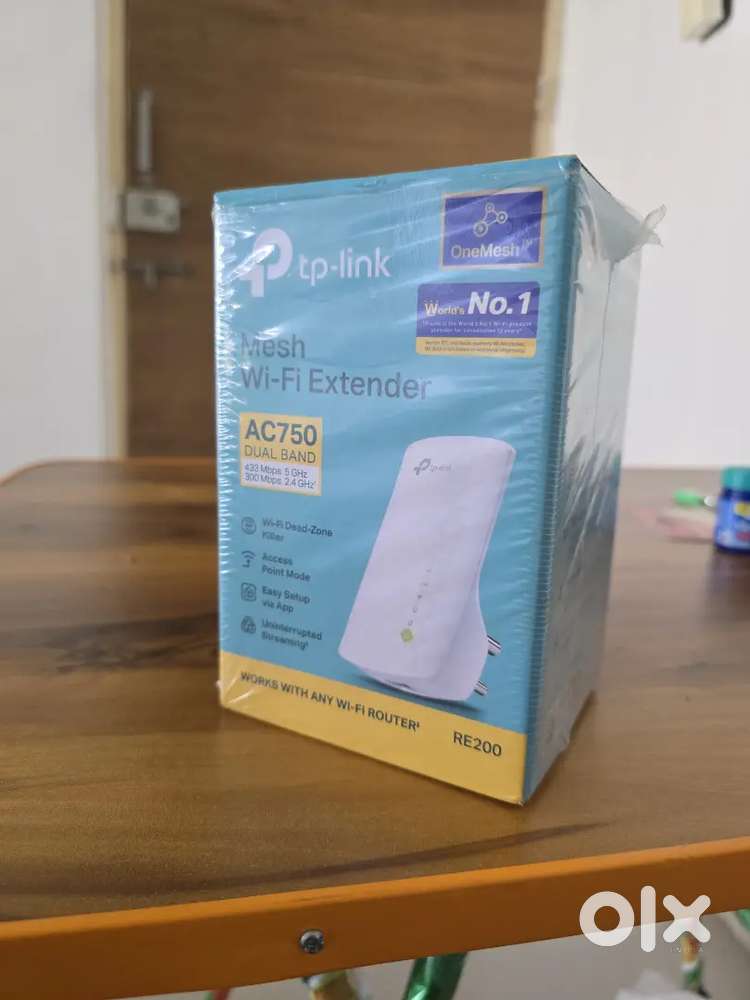 TP-Link RE200 750Mbps Dual-Band Wi-Fi Range Extender Repeater - White
