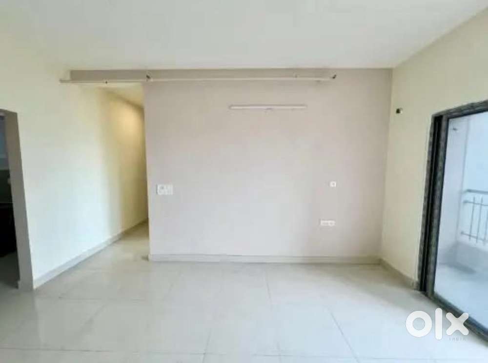 3 BHK flat for rent at Thana Chariali, beside Gargen treat.