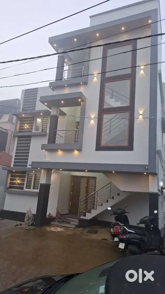 3bEd House / Well BuilT / Newly Built /