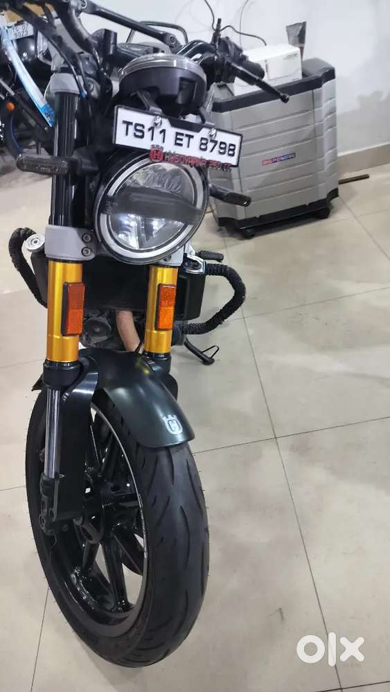Husqvarna/vitpilen 250 2020 model clear condition
