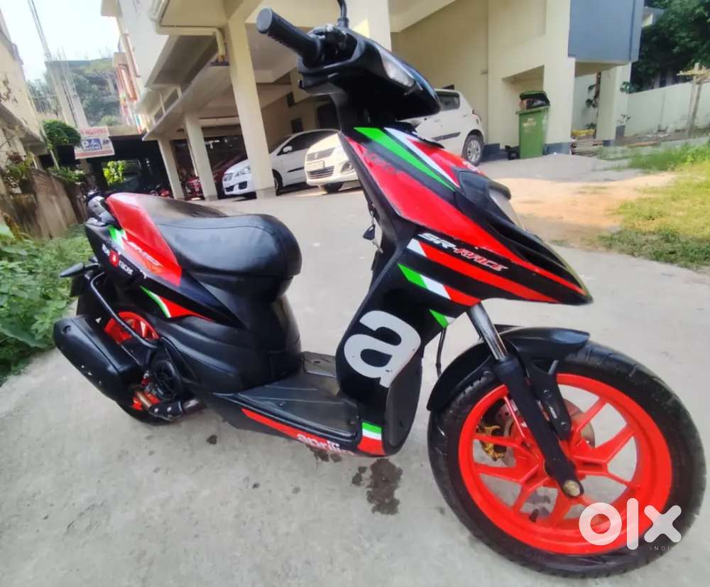 Aprilia SR160 scooty is on showroom condition.Bit negotiable