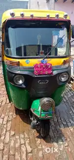 BAJAJ AUTO RICKSHAW CNG 2024 MODEL